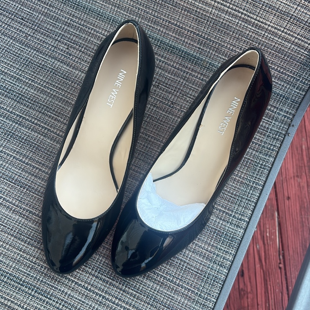 Nine West Women's Black heels,Size 11M